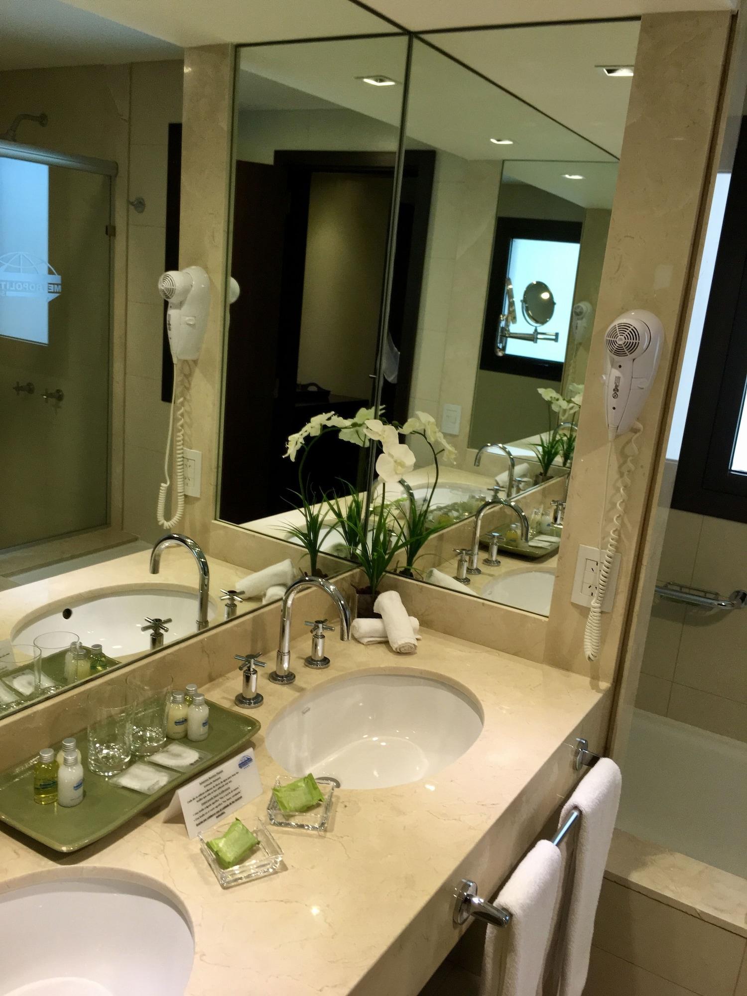 The Untold Secrets Of Hotel Metropolitano's Ownership